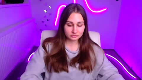 Snapshot of lora_kisses chatting on November 14, 2025, 12:15 pm Lora online show from November 14, 2025, 12:15 pm