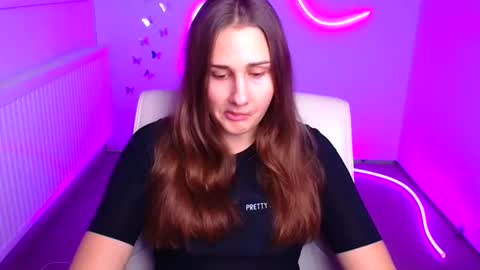 Snapshot of lora_kisses chatting on November 15, 2025, 12:23 pm Lora online show from November 15, 2025, 12:23 pm