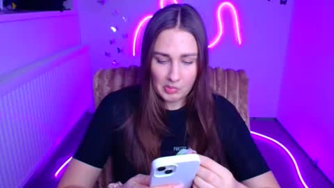 Snapshot of lora_kisses chatting on February 15, 2026, 12:36 pm Lora online show from February 15, 2026, 12:36 pm