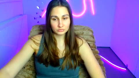 Snapshot of lora_kisses chatting on March 19, 2026, 12:42 pm Lora online show from March 19, 2026, 12:42 pm