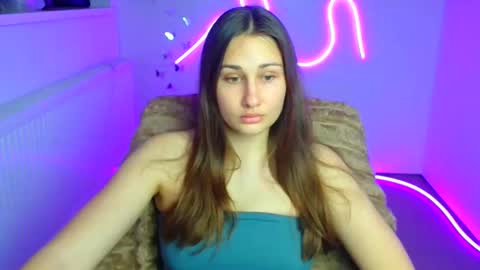 Snapshot of lora_kisses chatting on April 18, 2026, 5:55 am Lora online show from April 18, 2026, 5:55 am