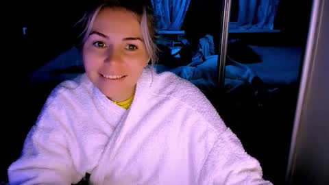 Lora online show from October 10, 2025, 2:21 am