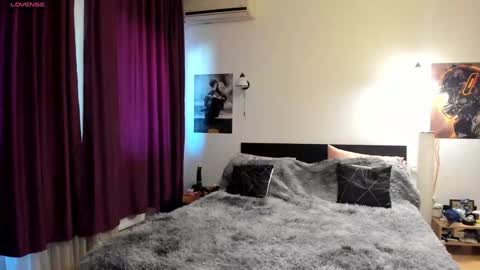 Lora online show from January 6, 2025, 10:57 am