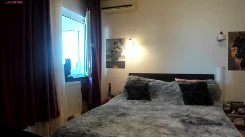 Lora online show from January 27, 2025, 11:22 am