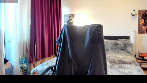 Lora online show from January 29, 2025, 11:51 am