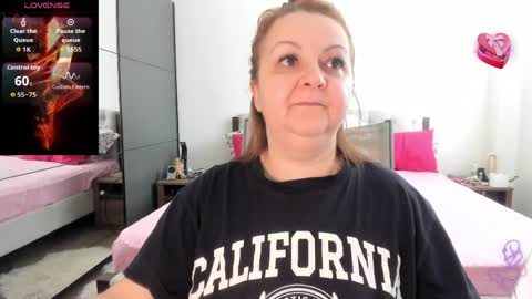 Snapshot of loraflame chatting on June 5, 2026, 10:10 am Lora online show from June 5, 2026, 10:10 am