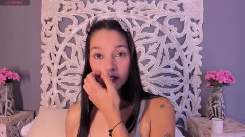 loraineblake online show from December 22, 2025, 1:08 pm