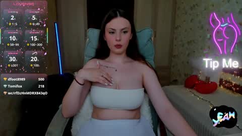 Snapshot of loratempt chatting on June 4, 2026, 4:57 pm Lorik online show from June 4, 2026, 4:57 pm