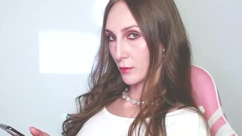 Lora  online show from April 20, 2026, 2:47 am