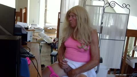 lorelea online show from July 2, 2026, 12:00 pm