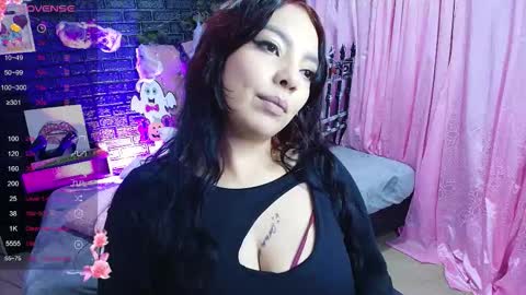 Loren online show from October 9, 2025, 10:30 pm