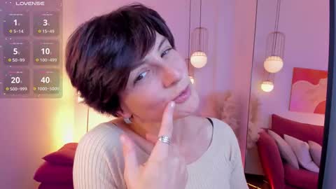 Loren online show from October 7, 2025, 2:25 pm