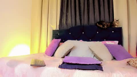 lesly lorena online show from December 5, 2025, 4:21 am