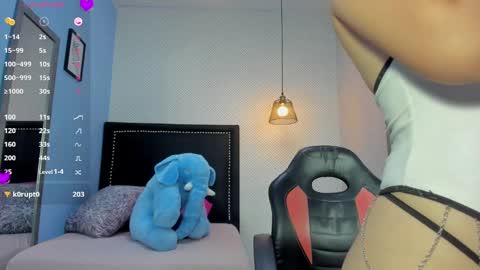 lorenadavies online show from February 21, 2025, 12:39 pm