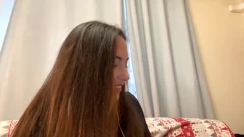 lorenrutty online show from November 24, 2025, 9:20 am