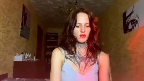 lorenrutty online show from November 30, 2025, 5:17 pm