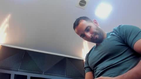  L O R E N Z O  Thumbs Up help  online show from October 17, 2025, 5:15 pm