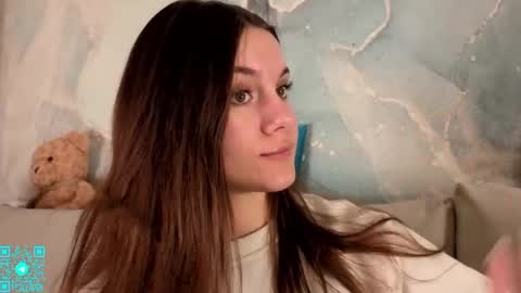 Snapshot of lorettadunnelli chatting on May 7, 2026, 6:24 pm Chloe for Fan BlackHole online show from May 7, 2026, 6:24 pm