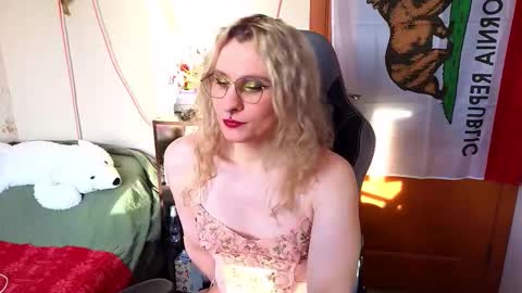 Lori -----------------------------------    online show from February 21, 2026, 1:12 pm