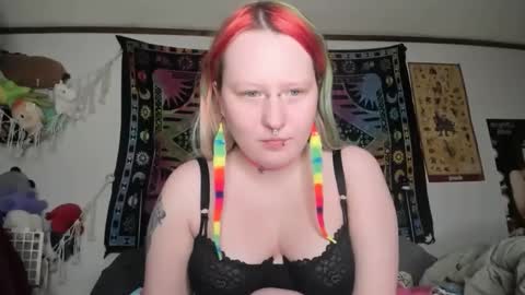 Lori Critter online show from January 18, 2026, 11:41 pm