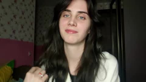 Kira online show from November 13, 2025, 4:50 pm