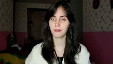 Kira online show from November 16, 2025, 4:23 pm