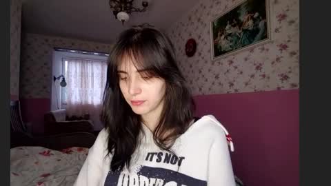 Kira online show from December 4, 2025, 7:17 am