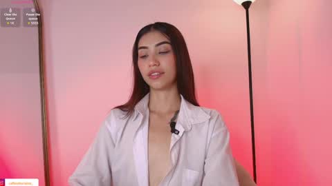 Snapshot of lorraine_28 chatting on May 19, 2026, 9:54 pm Soy Lorena online show from May 19, 2026, 9:54 pm