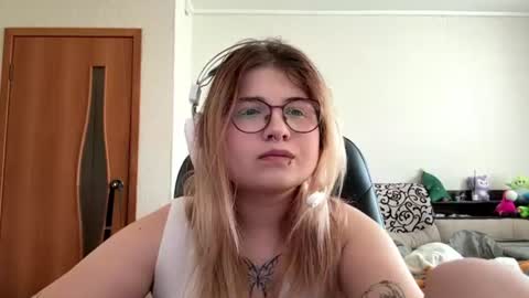 Stasha online show from June 15, 2026, 6:59 am