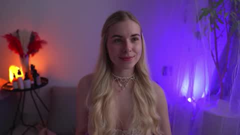 Snapshot of lorrie_love_story chatting on September 26, 2025, 9:13 am Lorrie online show from September 26, 2025, 9:13 am