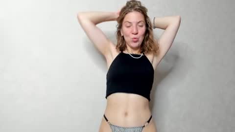 Snapshot of lost_moon chatting on July 27, 2026, 1:12 am lost_moon online show from July 27, 2026, 1:12 am