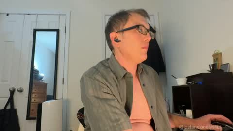 Snapshot of lostandlonelysoul chatting on April 22, 2026, 4:04 am Hazemir online show from April 22, 2026, 4:04 am