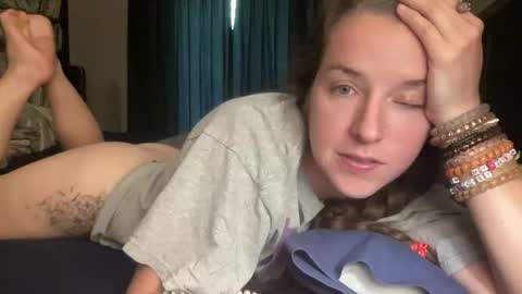 lothlori online show from November 18, 2025, 2:54 pm