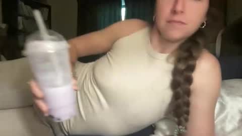 lothlori online show from November 28, 2025, 6:54 pm