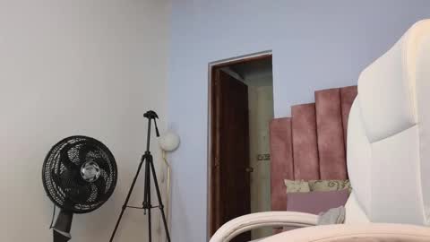  Lou Rosse  online show from February 11, 2025, 8:31 pm