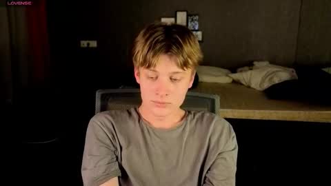 Snapshot of louie_evans chatting on October 12, 2025, 8:08 pm louie_evans online show from October 12, 2025, 8:08 pm