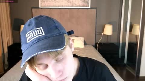 Snapshot of louie_evans chatting on November 4, 2025, 9:03 pm louie_evans online show from November 4, 2025, 9:03 pm