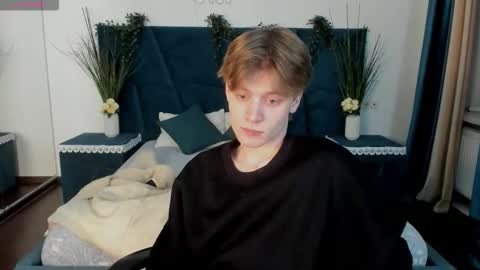 Snapshot of louie_evans chatting on December 18, 2025, 8:59 pm louie_evans online show from December 18, 2025, 8:59 pm