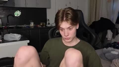 Snapshot of louie_evans chatting on February 25, 2026, 2:59 pm louie_evans online show from February 25, 2026, 2:59 pm