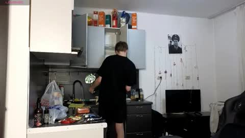 Snapshot of louie_evans chatting on March 3, 2026, 6:14 pm louie_evans online show from March 3, 2026, 6:14 pm