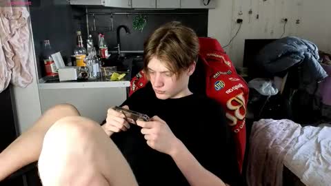 Snapshot of louie_evans chatting on March 9, 2026, 7:56 am louie_evans online show from March 9, 2026, 7:56 am