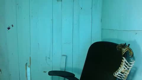 Snapshot of louie_sexy chatting on May 19, 2026, 5:25 am Cathy online show from May 19, 2026, 5:25 am
