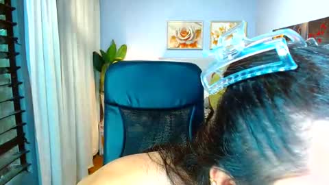 Snapshot of louie_sexy chatting on July 21, 2026, 8:38 am Cathy online show from July 21, 2026, 8:38 am