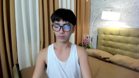 Snapshot of louieismy_name chatting on April 1, 2026, 12:22 am ignot ursh online show from April 1, 2026, 12:22 am