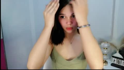 Snapshot of louilalicious chatting on June 1, 2026, 12:18 pm louilalicious online show from June 1, 2026, 12:18 pm