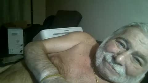 louis_chokdee online show from December 9, 2024, 7:29 pm