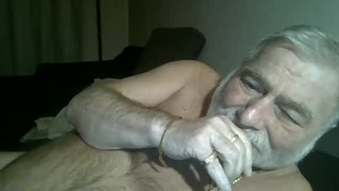 louis_chokdee online show from December 13, 2024, 6:38 pm