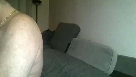 louis_chokdee online show from December 19, 2024, 5:08 pm