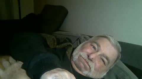 louis_chokdee online show from December 22, 2024, 7:10 pm