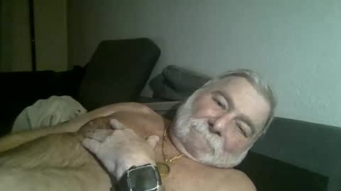 louis_chokdee online show from January 6, 2025, 6:41 pm